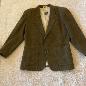 Liz wear blazer